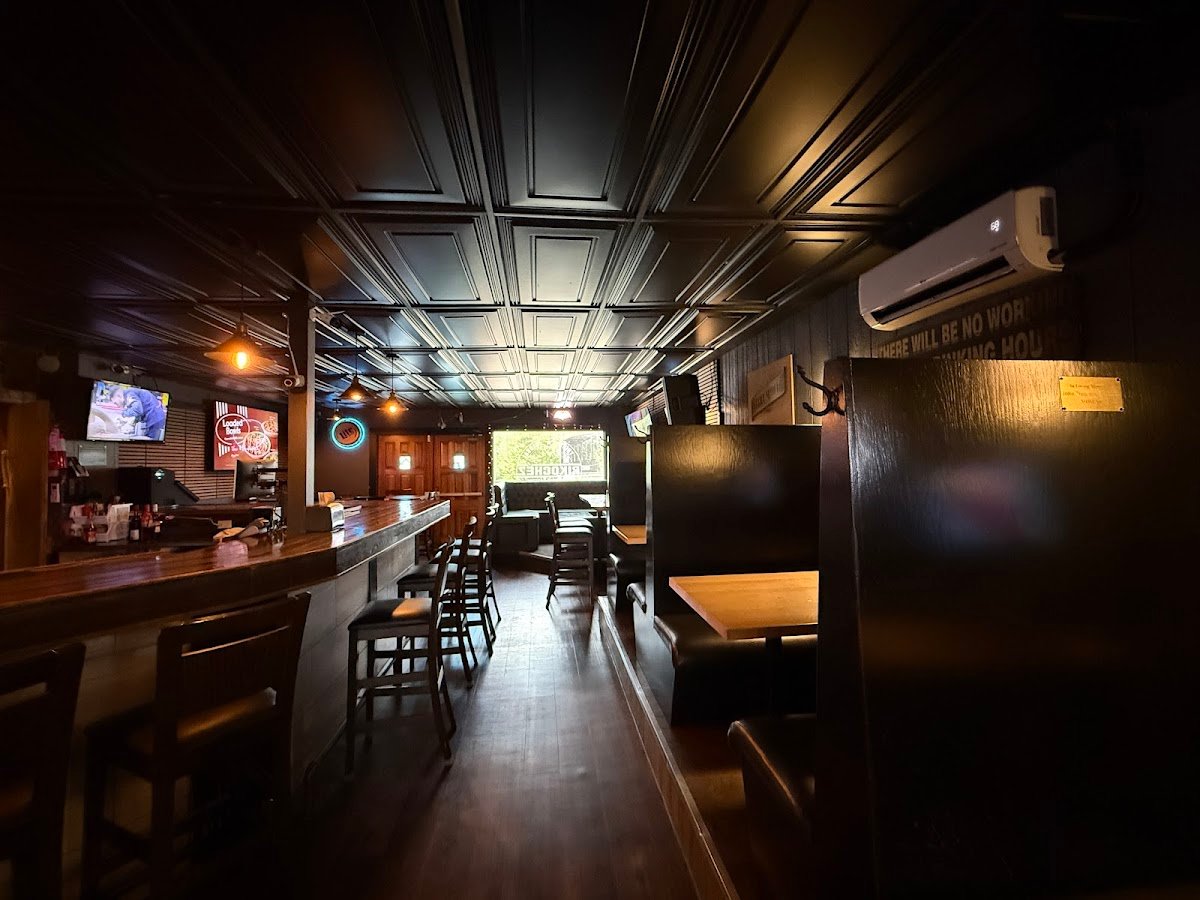 Rikochez Pub & Eatery