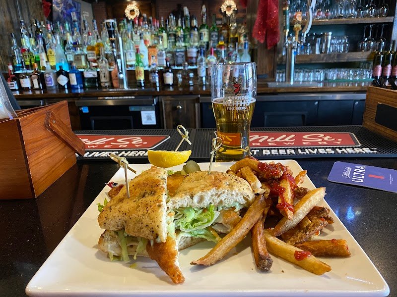 Steele and Clover Public House